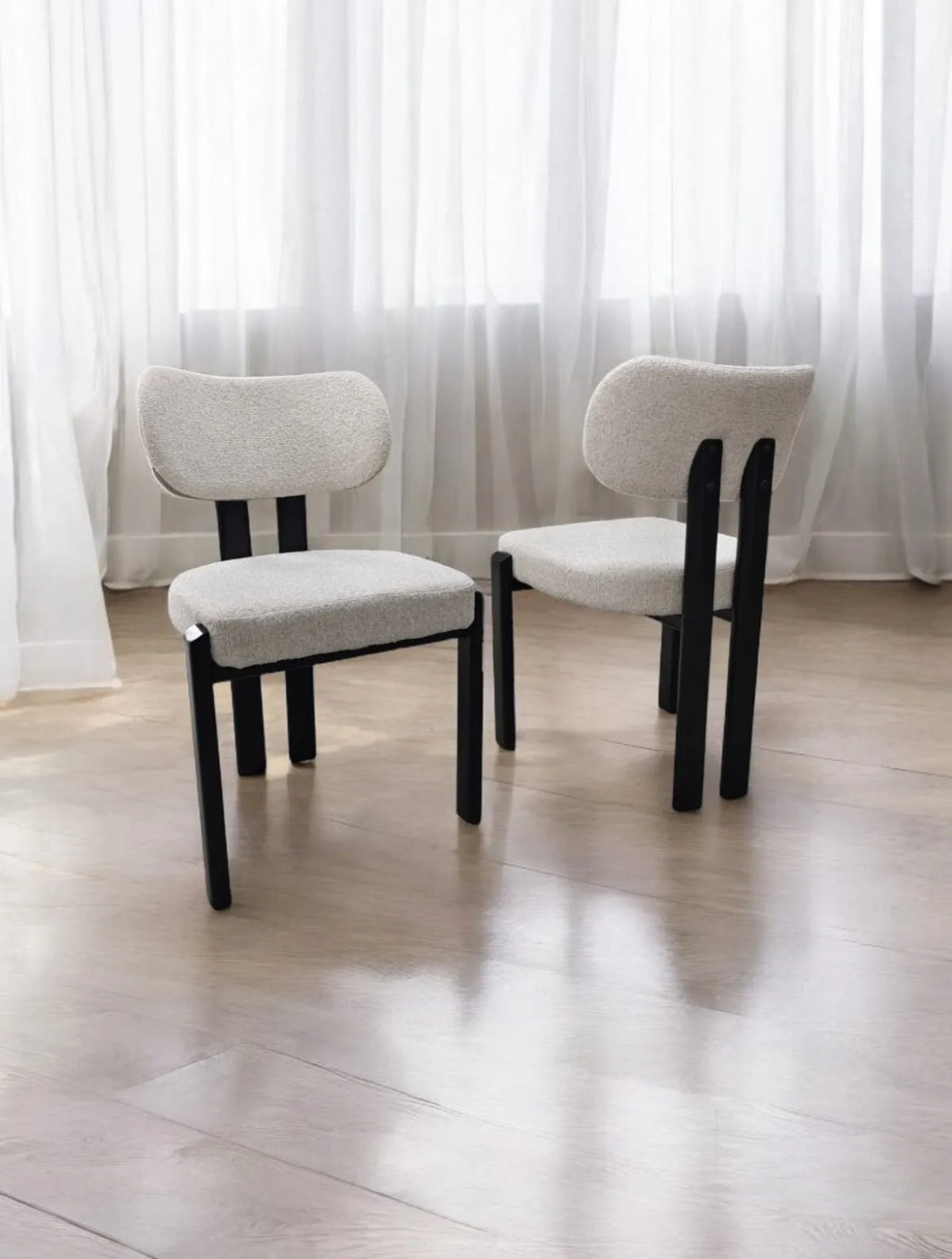 Chaise HERA taupe - Pieds Noir SKU 73.