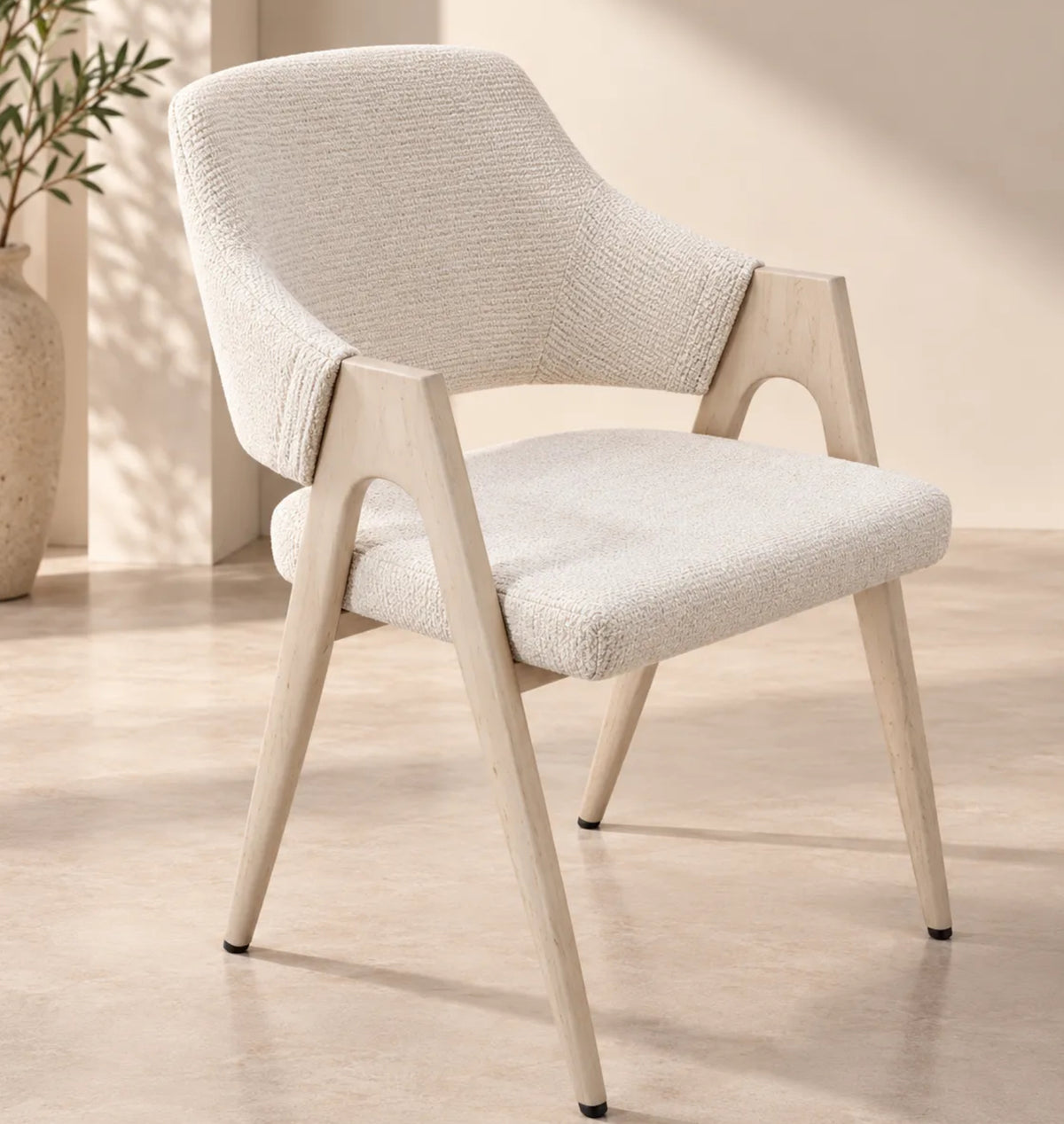 Chaise YSE beige - Pied travertin REF 146