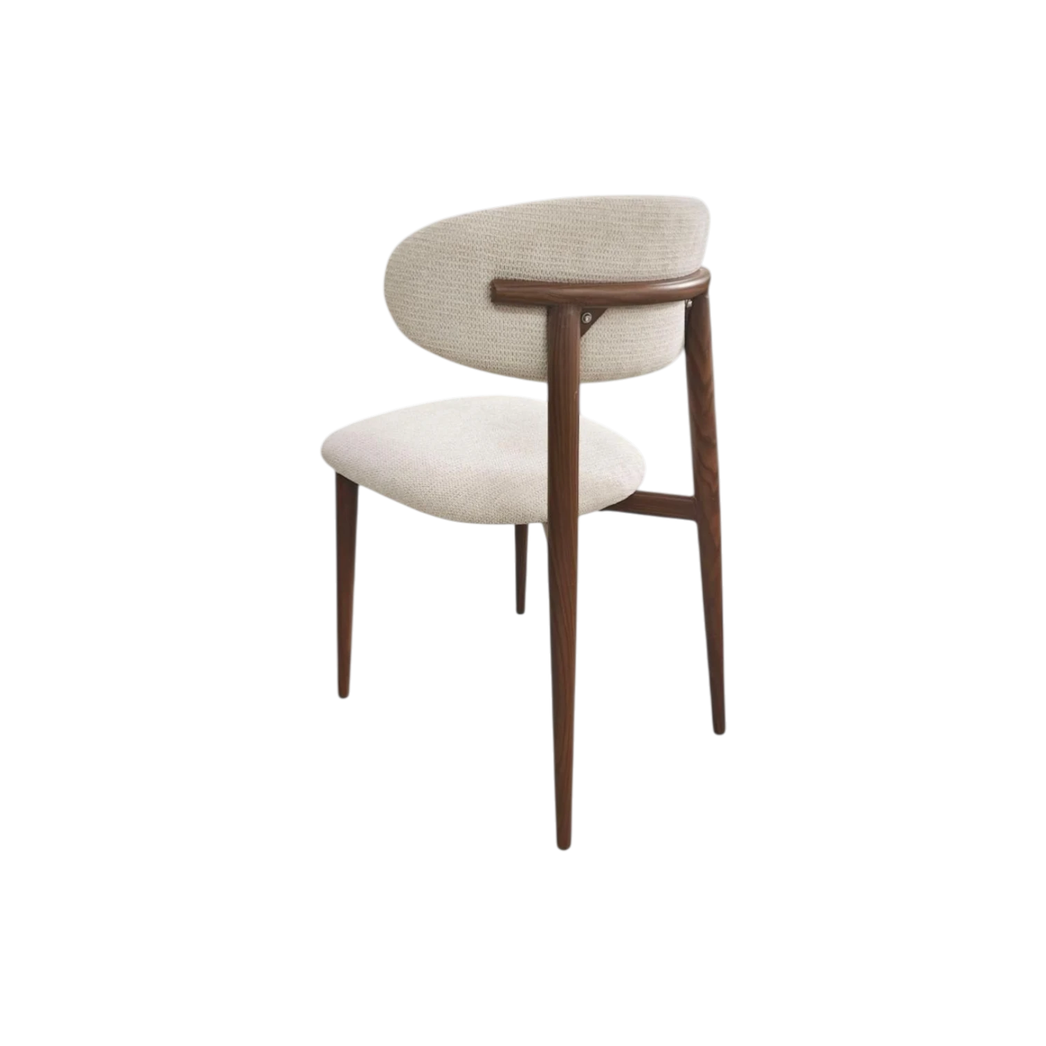 Chaise BOHÈME en tissu chenille beige avec pieds noyer vue de trois quarts arrière